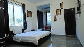 Vardan Hotel- Ayur Stay