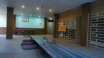 Vardan Hotel- Ayur Stay