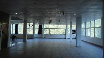 Vardan Hotel- Ayur Stay