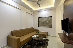 StayBird Divine Suites Business Hotel