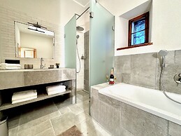 TURM KAPS Luxury Home by Belle Stay