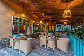 Tree of Life Birdsong Chalets