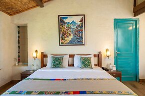 Tree of Life Birdsong Chalets