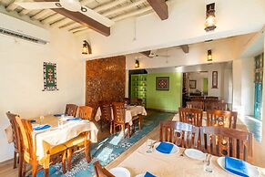 Tree of Life Birdsong Chalets