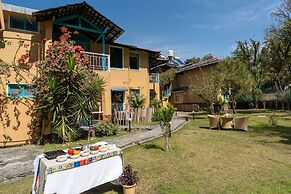 Tree of Life Birdsong Chalets