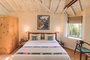 Tree of Life Birdsong Chalets