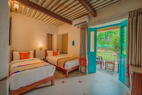 Tree of Life Birdsong Chalets