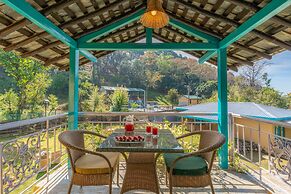 Tree of Life Birdsong Chalets