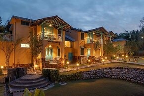 Tree of Life Birdsong Chalets