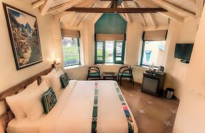 Tree of Life Birdsong Chalets