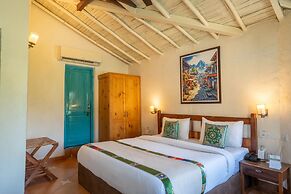 Tree of Life Birdsong Chalets