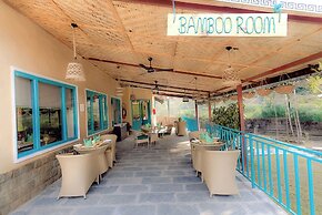 Tree of Life Birdsong Chalets