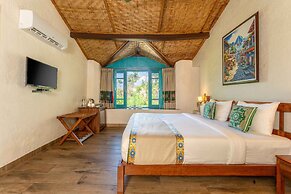 Tree of Life Birdsong Chalets