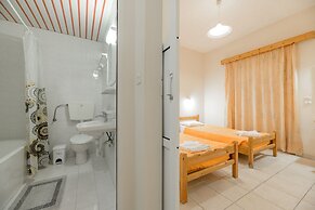 Pink Panther Studios & Apartments