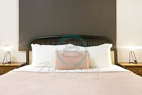 Nightcliff Foreshore Pool Outdoor Dining BBQ