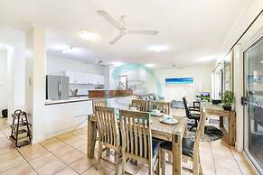 Nightcliff Foreshore Pool Outdoor Dining BBQ