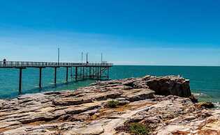 ZEN Quest · ZEN Quest - 2bed/2bath Near Markets & Foreshore