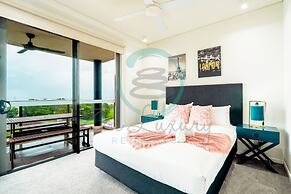 Waterfront Retreat Ocean Views Pool Balcony