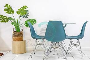 City Living Modern Outdoordining Private Yard