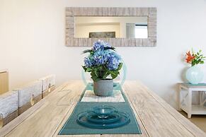 Penthouse Haven Lux Balcony Dining Sea View