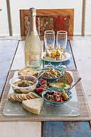 Penthouse Haven Lux Balcony Dining Sea View