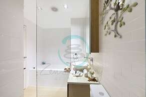 Penthouse Haven Lux Balcony Dining Sea View