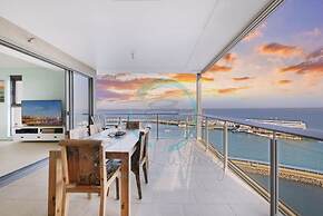 Penthouse Haven Lux Balcony Dining Sea View