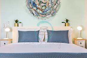 Penthouse Haven Lux Balcony Dining Sea View