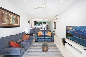 City Skyline Escape Office Parking Pool