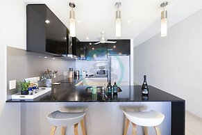 City Skyline Escape Office Parking Pool