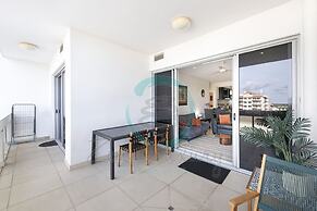 City Skyline Escape Office Parking Pool