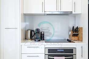 Sunshine Delight Seaview Pool Gym Balcony