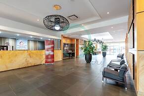 Coastal Elegance Sunset Pool Balcony Dining