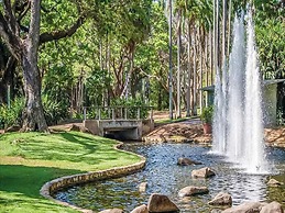 Coastal Elegance Sunset Pool Balcony Dining