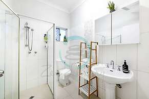 Zen Hideaway Cozy 2BR Haven Office Dual Patio