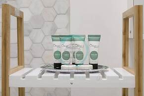 Zen Hideaway Cozy 2BR Haven Office Dual Patio