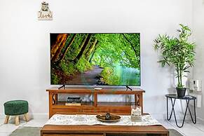 Zen Hideaway Cozy 2BR Haven Office Dual Patio