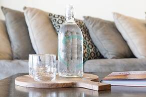 Zen Ocean Bliss Seaview Balcony Outdoordining