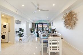 Zen Ocean Bliss Seaview Balcony Outdoordining