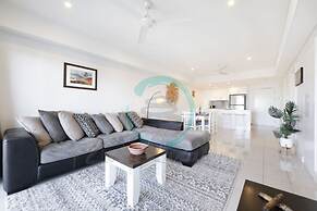 Zen Ocean Bliss Seaview Balcony Outdoordining