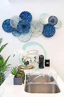 Reef-side Splendor City Vistas Pool Workspace