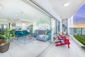 Zen Seabreeze Workdesk Balcony Dining Seaview