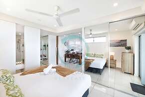 Zen Seabreeze Workdesk Balcony Dining Seaview