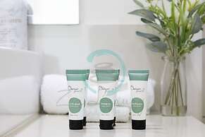 Zen Seabreeze Workdesk Balcony Dining Seaview