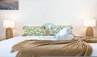 Zen Seabreeze Workdesk Balcony Dining Seaview