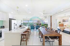 Zen Seabreeze Workdesk Balcony Dining Seaview