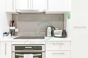 Beachfront Haven Sea View Pool Outdoor Dining