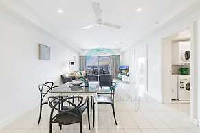 Beachfront Haven Sea View Pool Outdoor Dining