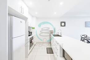 Beachfront Haven Sea View Pool Outdoor Dining