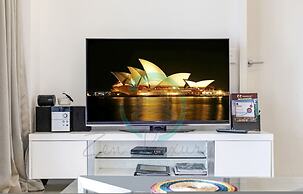 Beachfront Haven Sea View Pool Outdoor Dining